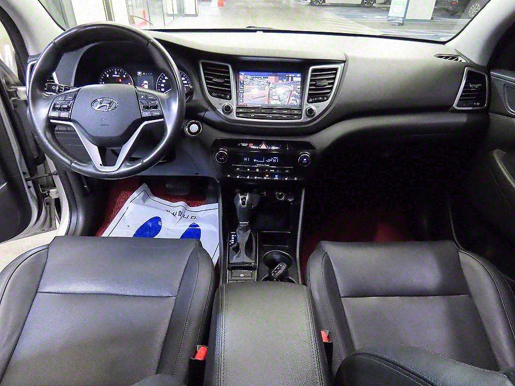 HYUNDAI Tucson - Vista 10