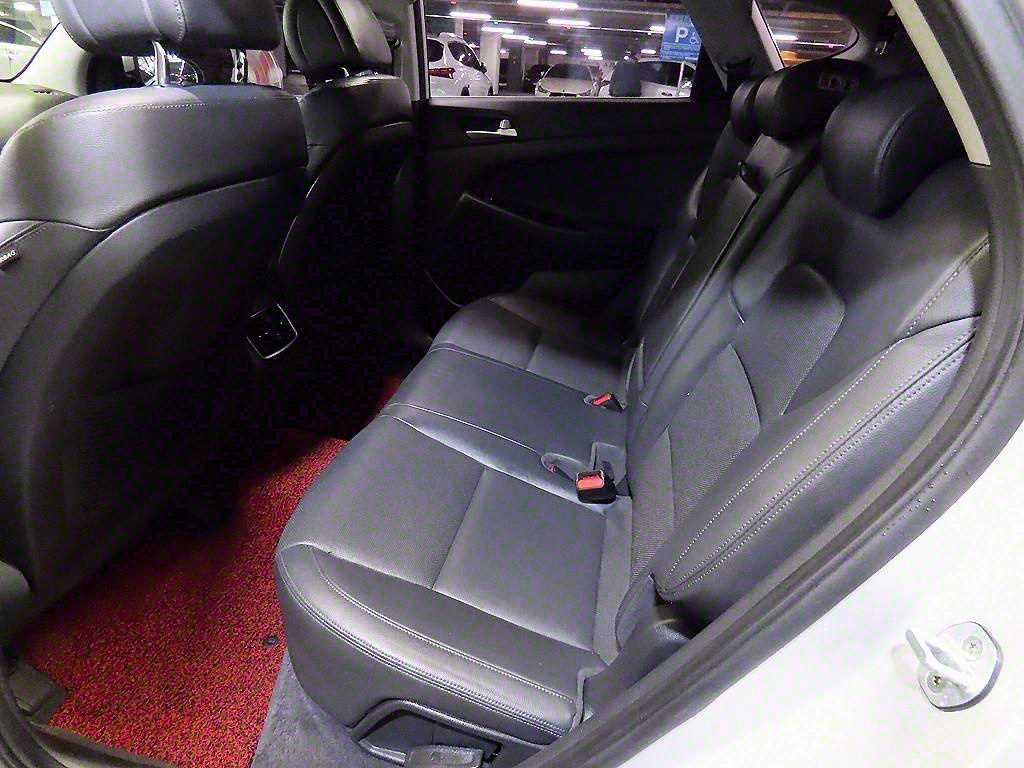 HYUNDAI Tucson - Vista 7