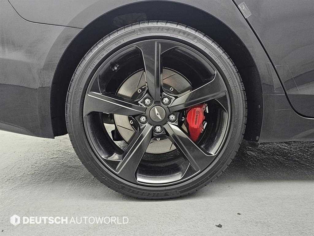 Genesis G70 - Vista 5