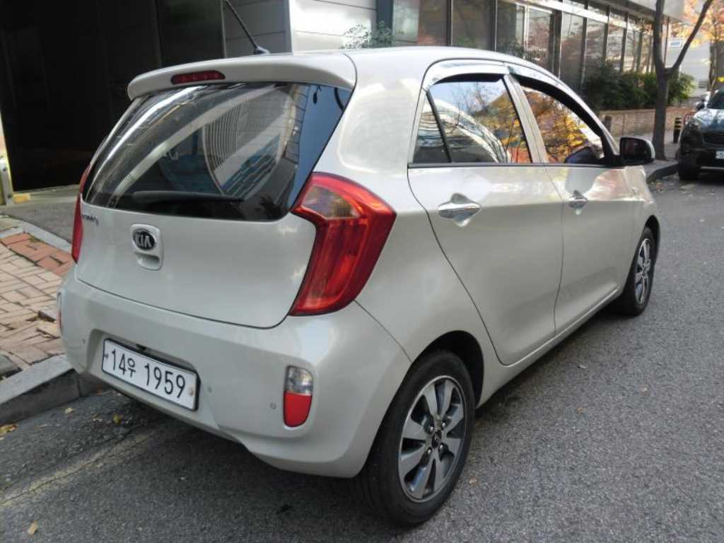 KIA Morning - Vista 4