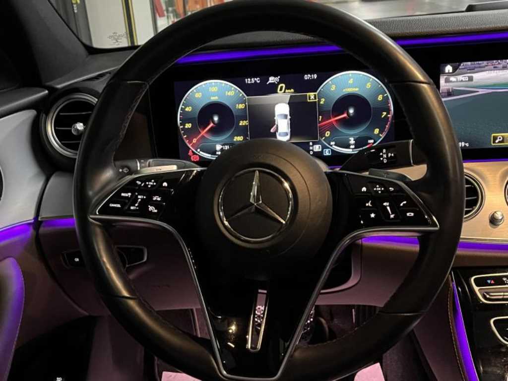 Mercedes Benz E class - Vista 6