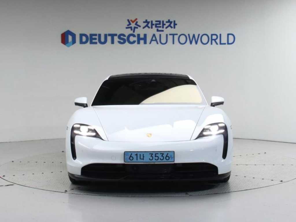 Porsche Taycan - Vista 4