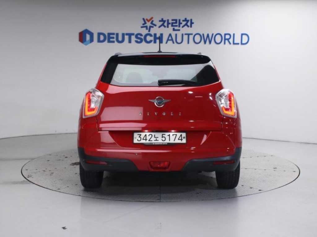 Ssangyong Tivoli - Vista 4