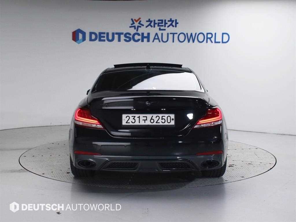 Genesis G70 - Vista 4