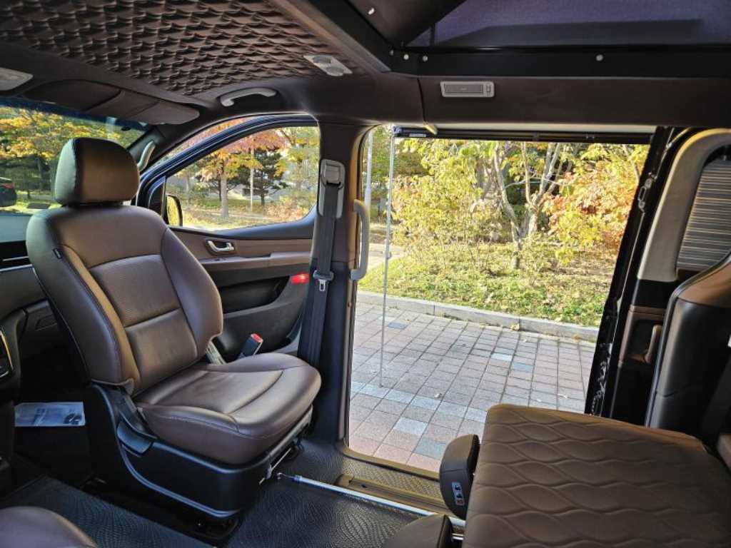 HYUNDAI Starex - Vista 4