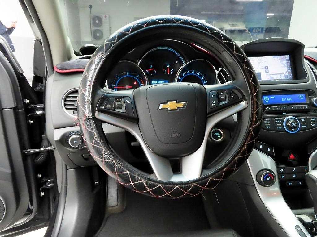 Chevrolet Cruise - Vista 7