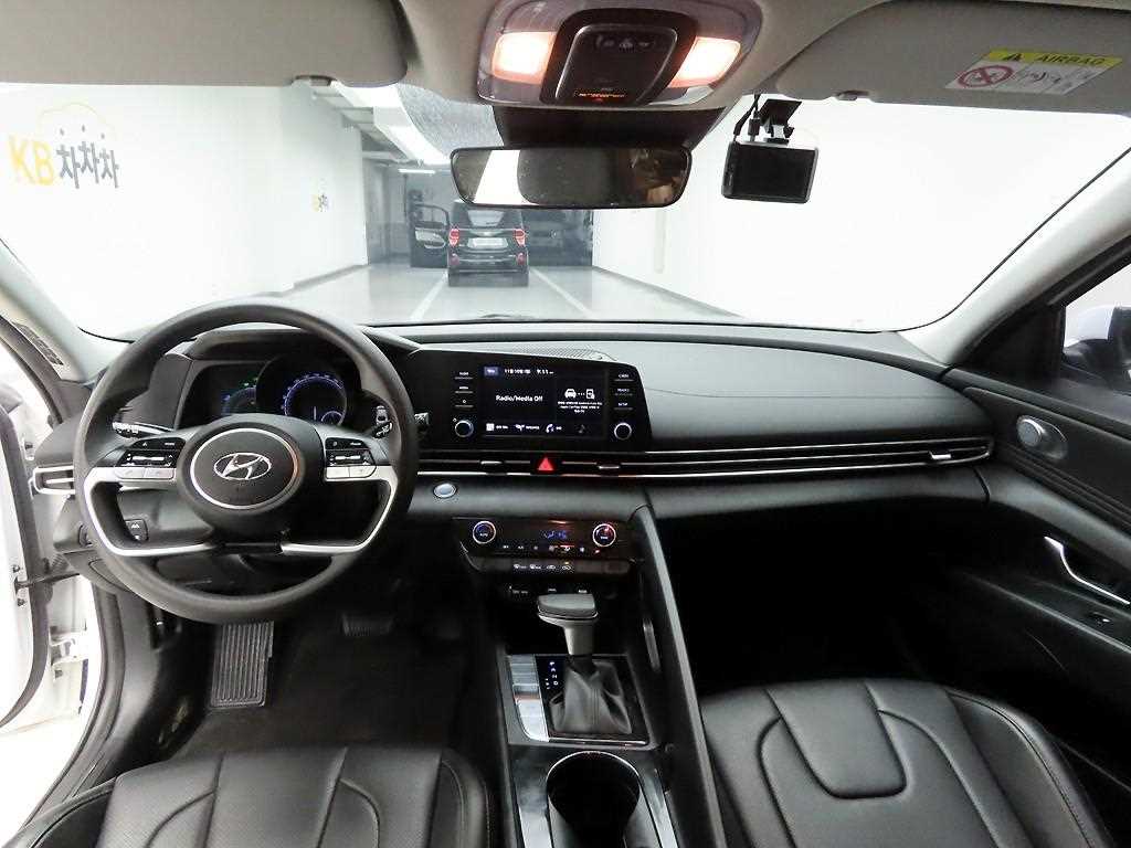 HYUNDAI Avante - Vista 7