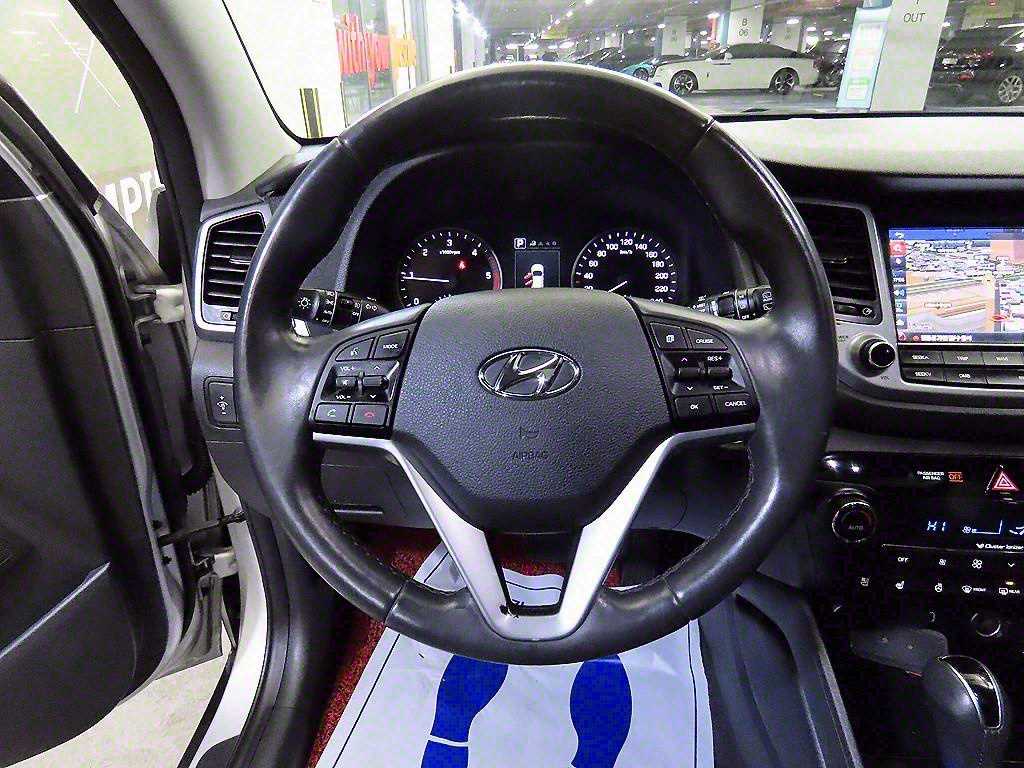 HYUNDAI Tucson - Vista 8