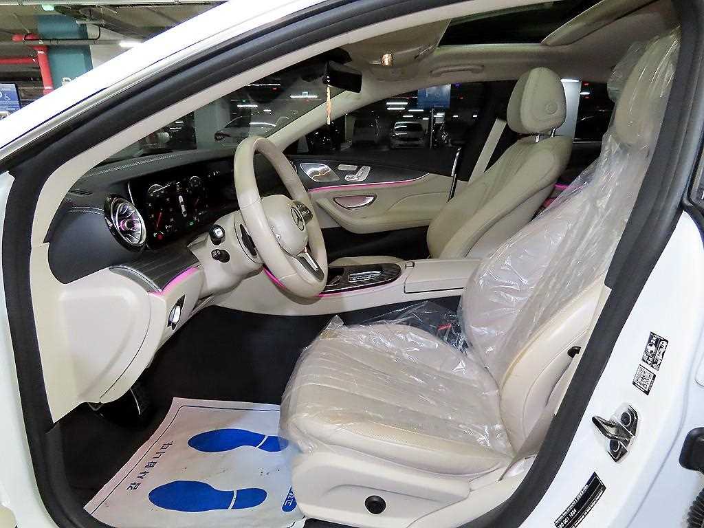 Mercedes Benz CLS Class - Vista 7