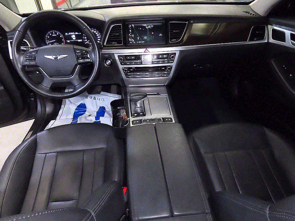 Genesis G80 - Vista 10