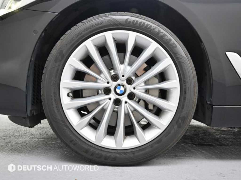 BMW 5 Series - Vista 5