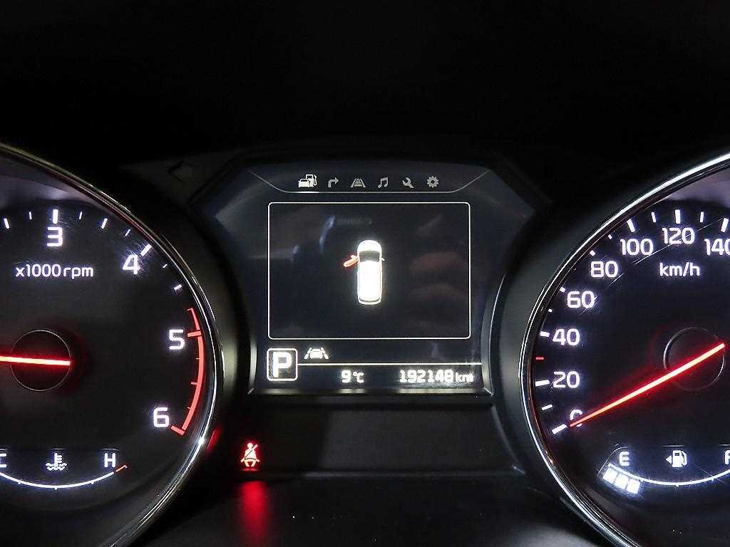 KIA Carnival - Vista 10