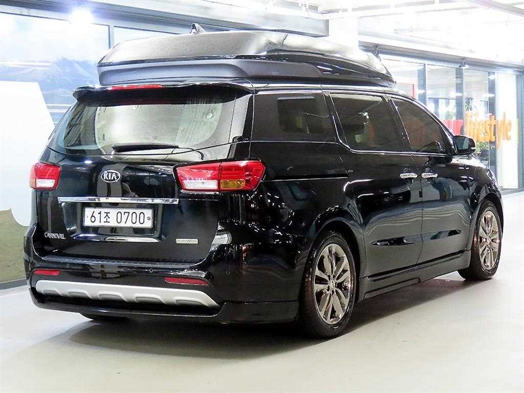 KIA Carnival - Vista 4