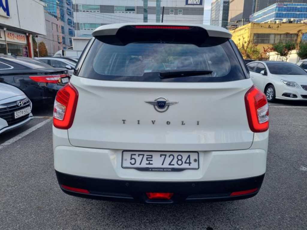 Ssangyong Tivoli - Vista 4