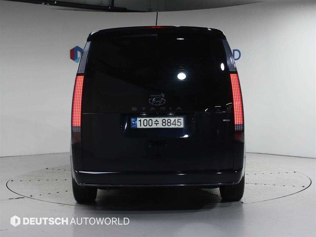 HYUNDAI Staria - Vista 4