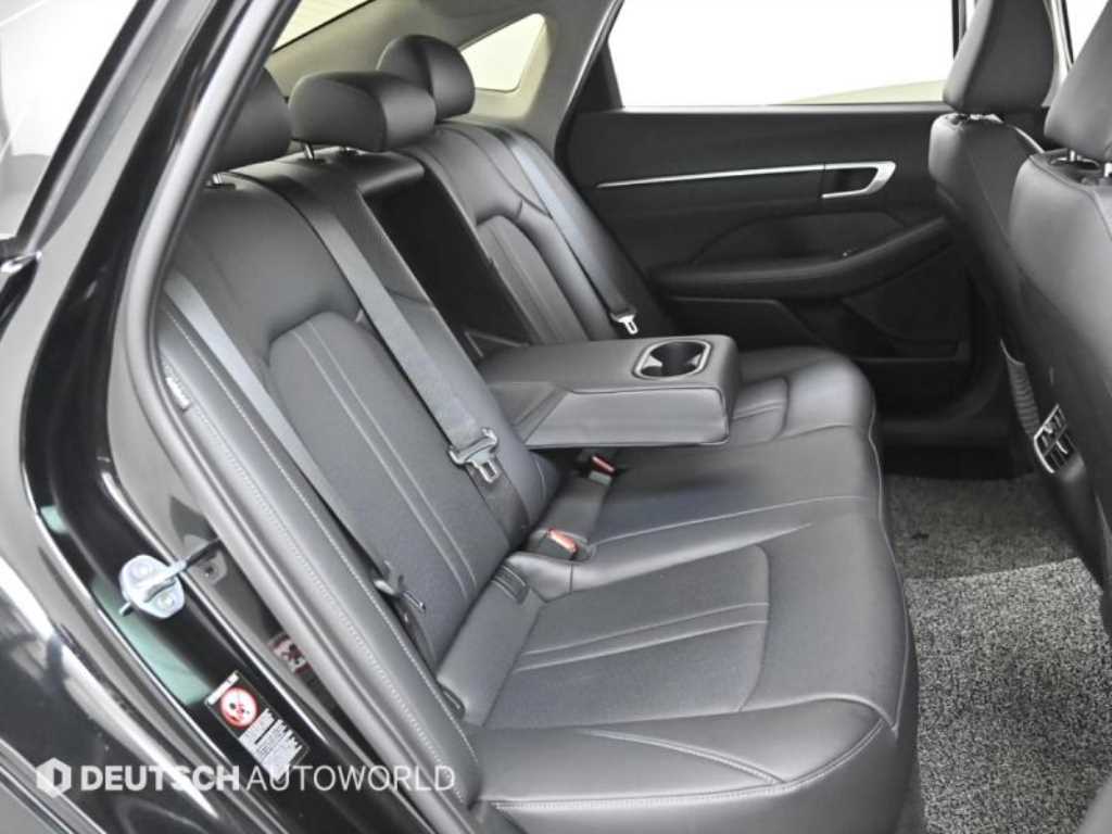 HYUNDAI Sonata - Vista 12