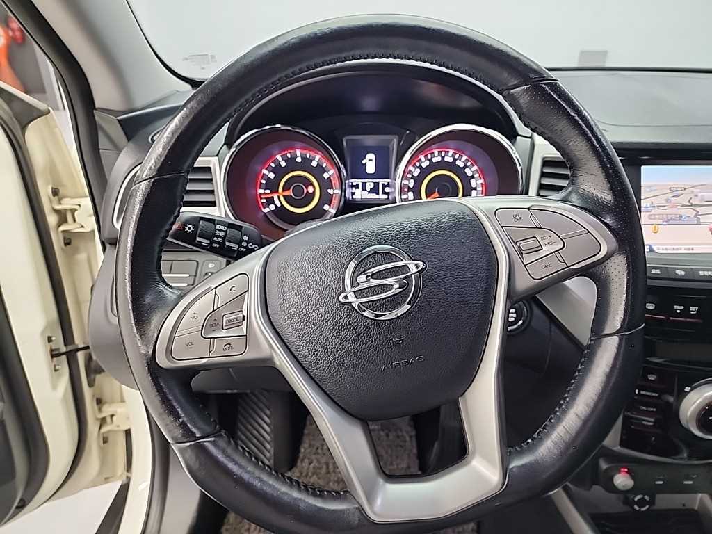 Ssangyong Tivoli - Vista 9