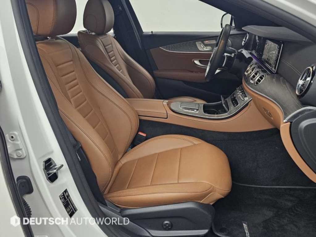 Mercedes Benz E class - Vista 10