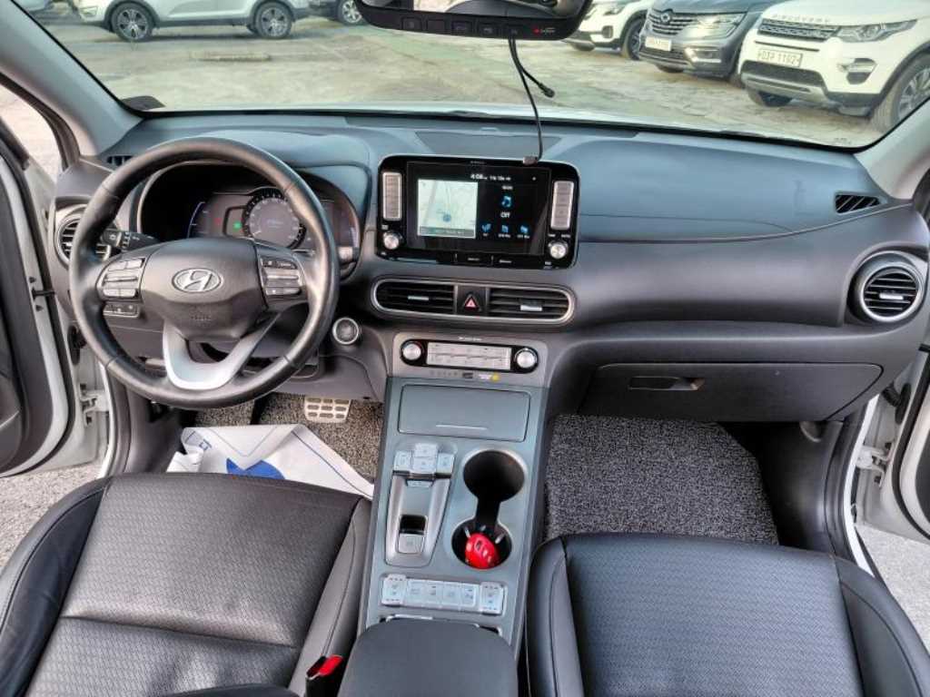 HYUNDAI Kona - Vista 11