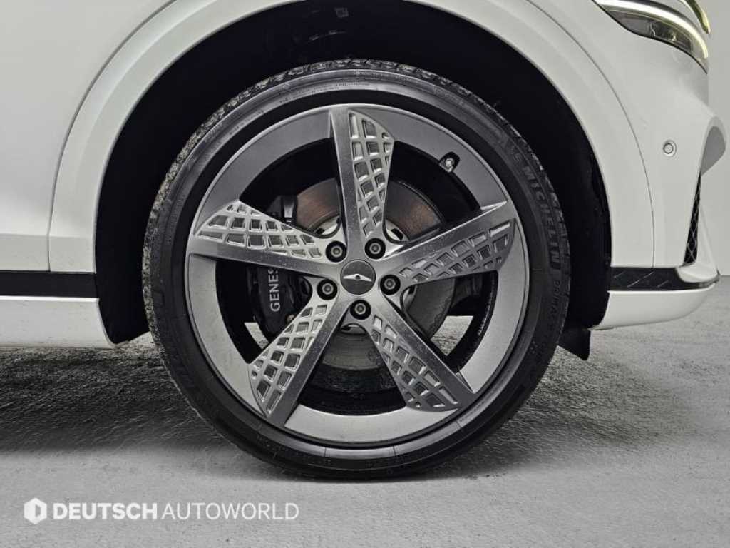 Genesis GV70 - Vista 5