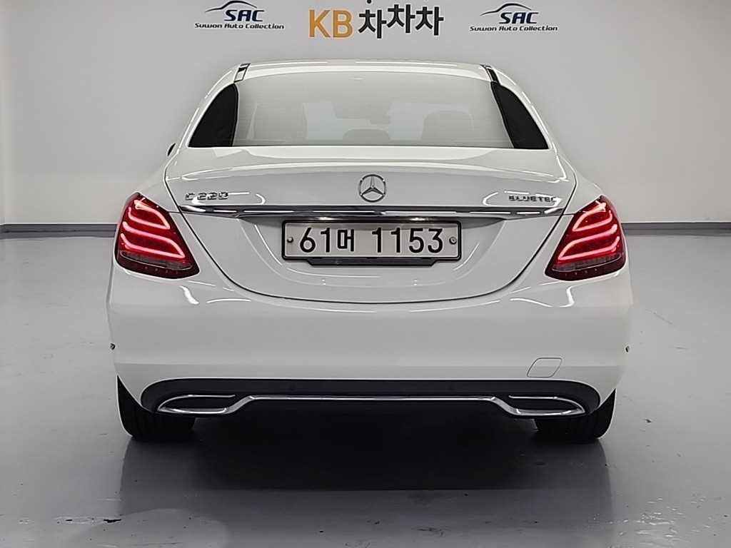 Mercedes Benz C Class - Vista 3