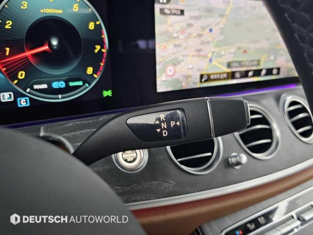 Mercedes Benz E class - Vista 9