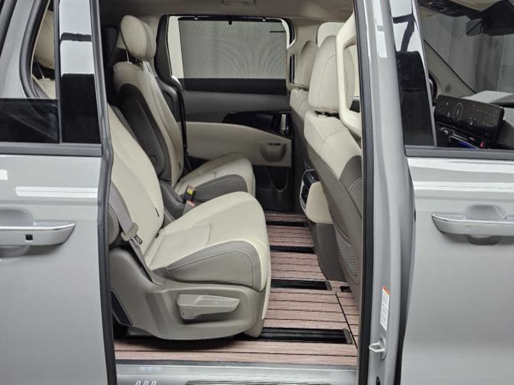 KIA Carnival - Vista 12