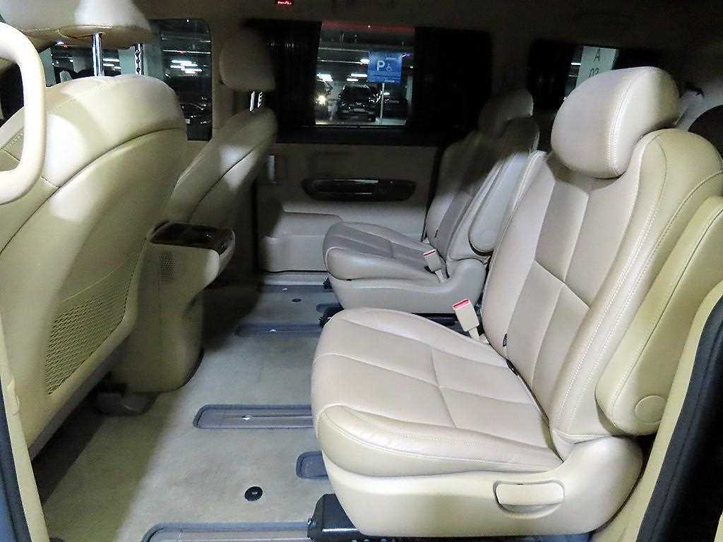 KIA Carnival - Vista 7