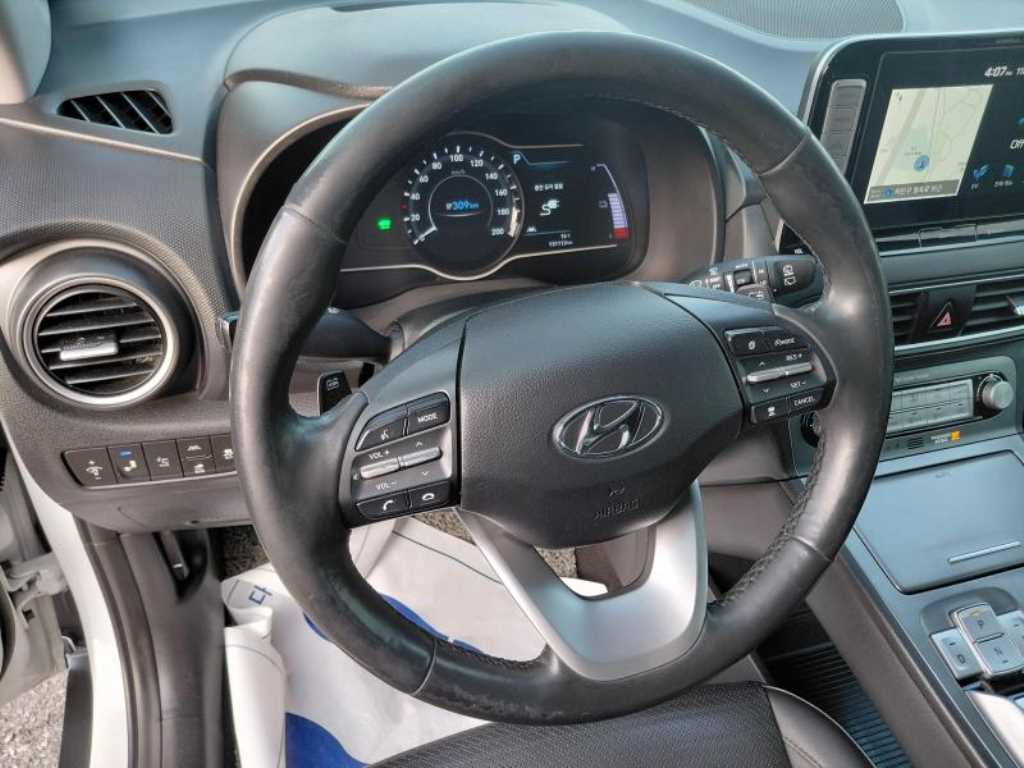 HYUNDAI Kona - Vista 8