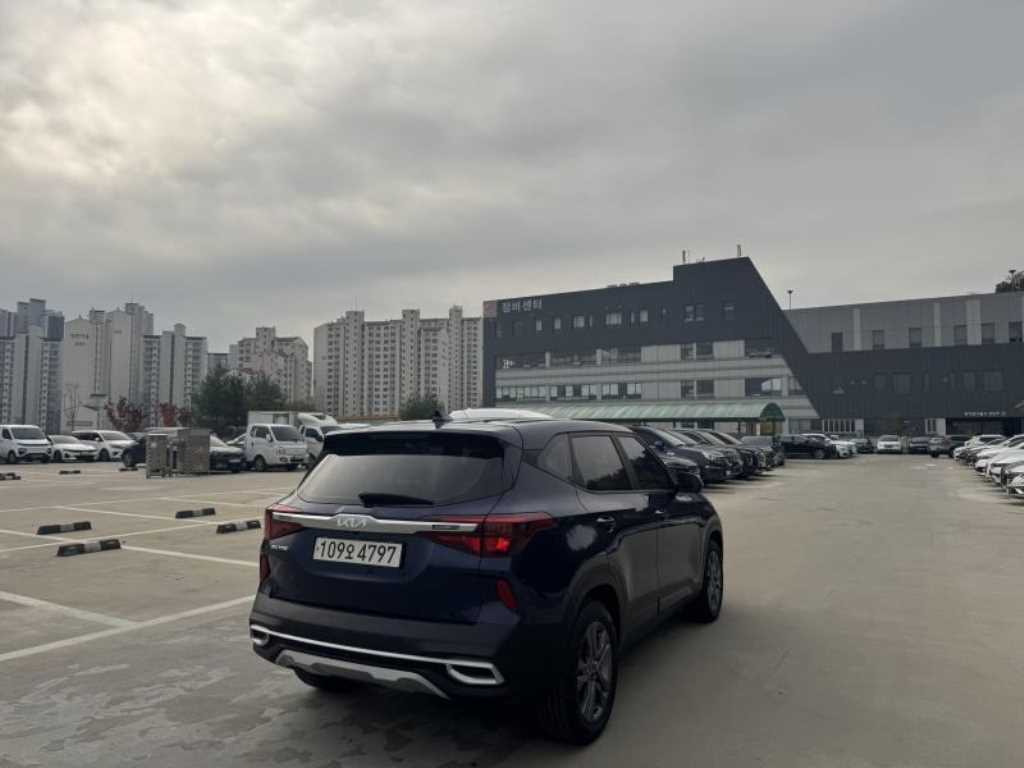 KIA Seltos - Vista 5