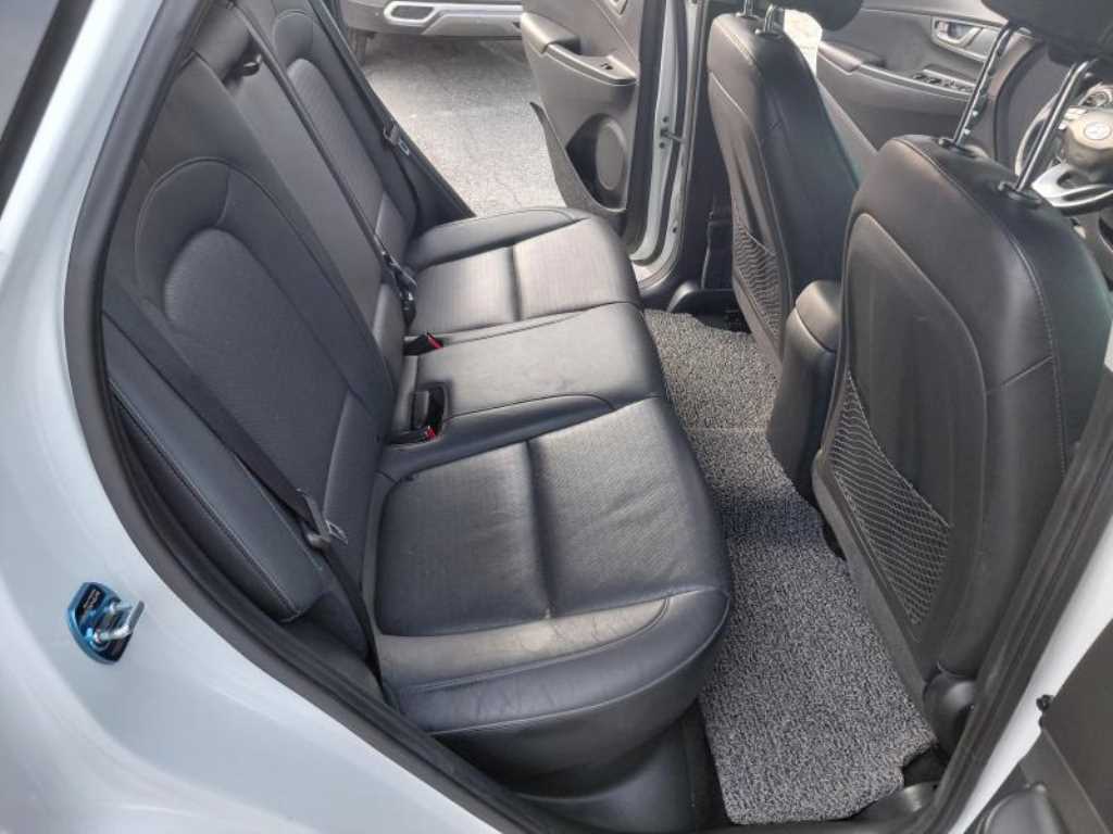 HYUNDAI Kona - Vista 9