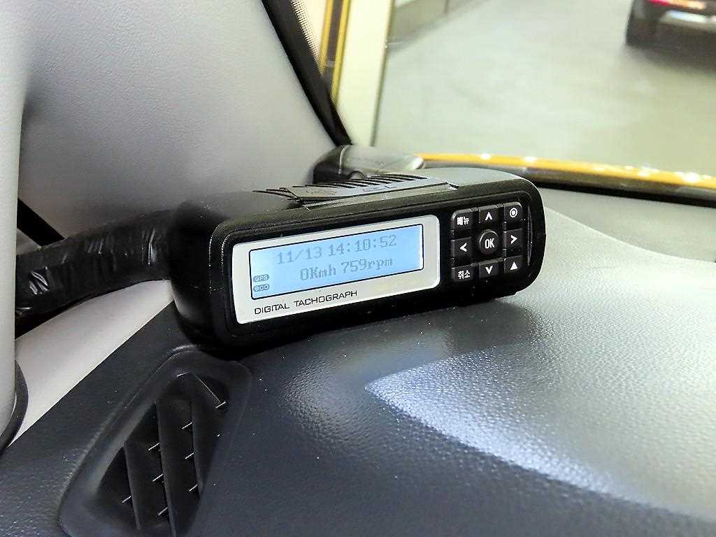 HYUNDAI Starex 2021 Amarillo - Importación desde Corea - HF Imports Iquique - Foto 13