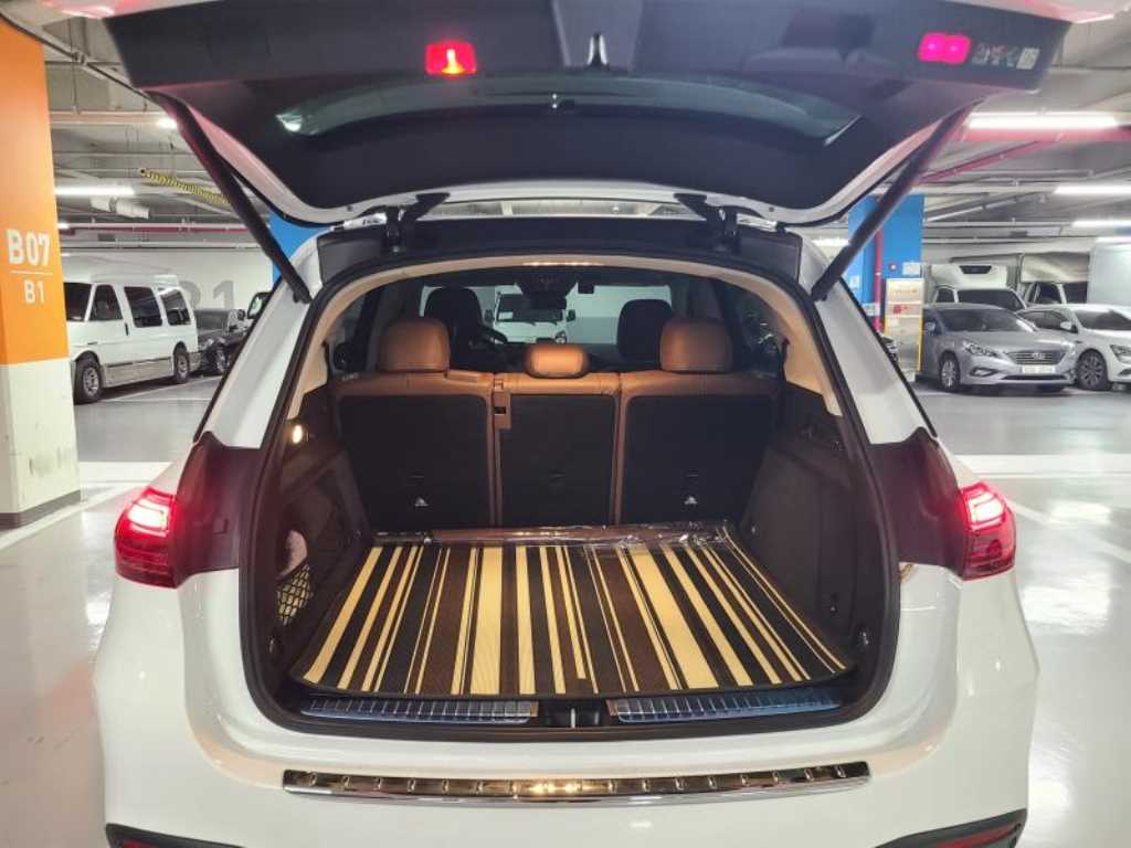 Mercedes Benz GLE Class - Vista 5