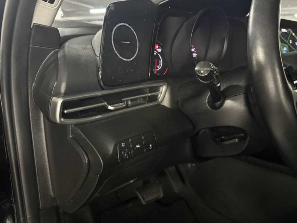 HYUNDAI Avante - Vista 10