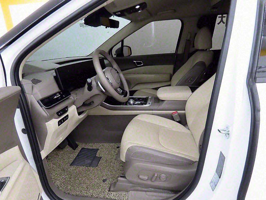 KIA Carnival - Vista 5