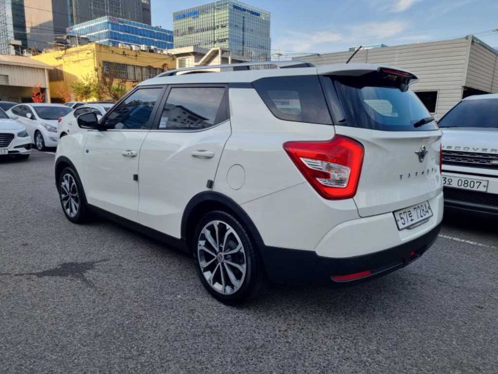 Ssangyong Tivoli - Vista 5