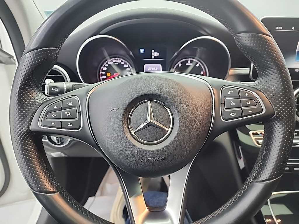 Mercedes Benz C Class - Vista 9