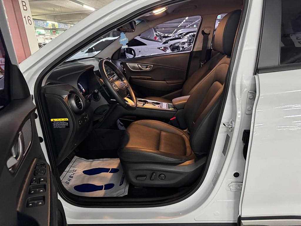 HYUNDAI Kona - Vista 5