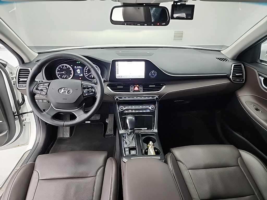 HYUNDAI Grandeur - Vista 7