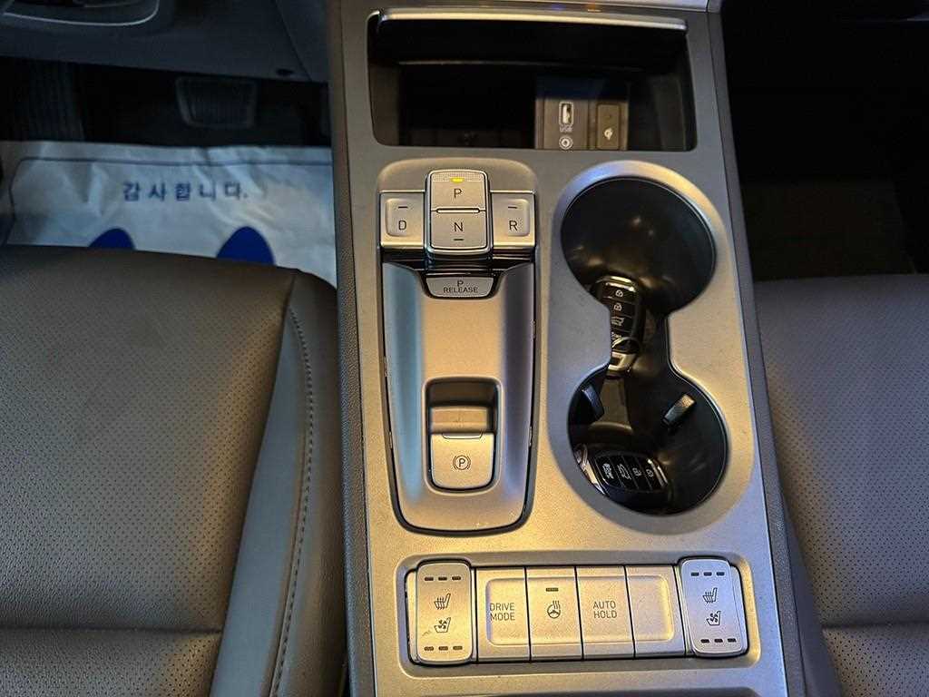 HYUNDAI Kona - Vista 11