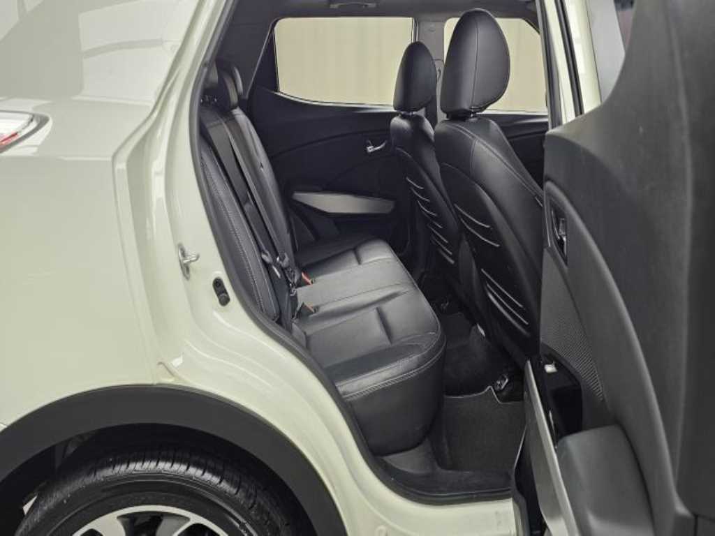 Ssangyong Tivoli - Vista 12