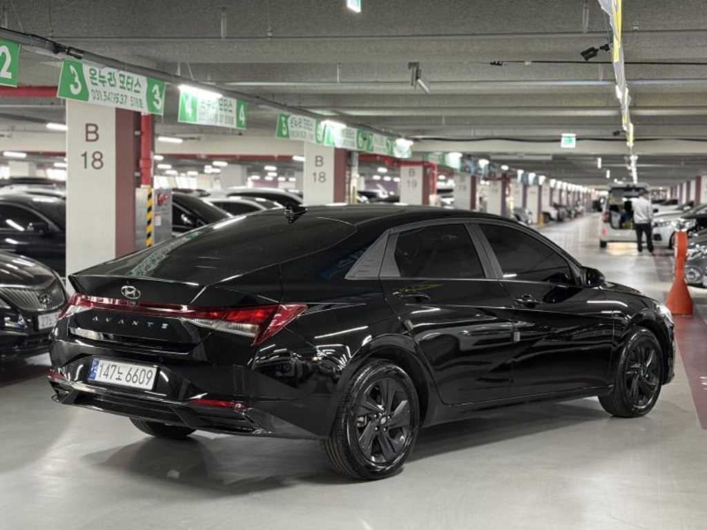 HYUNDAI Avante - Vista 4