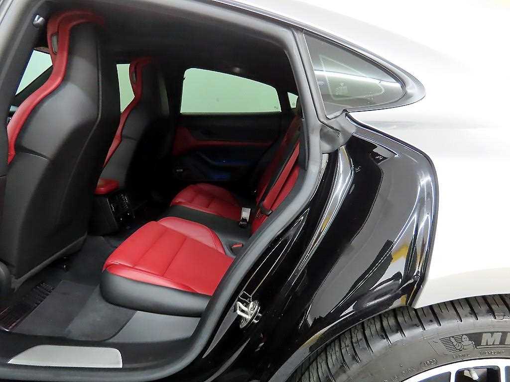 Porsche Taycan - Vista 6