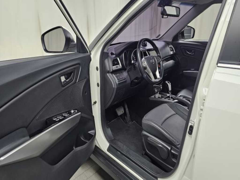 Ssangyong Tivoli - Vista 10