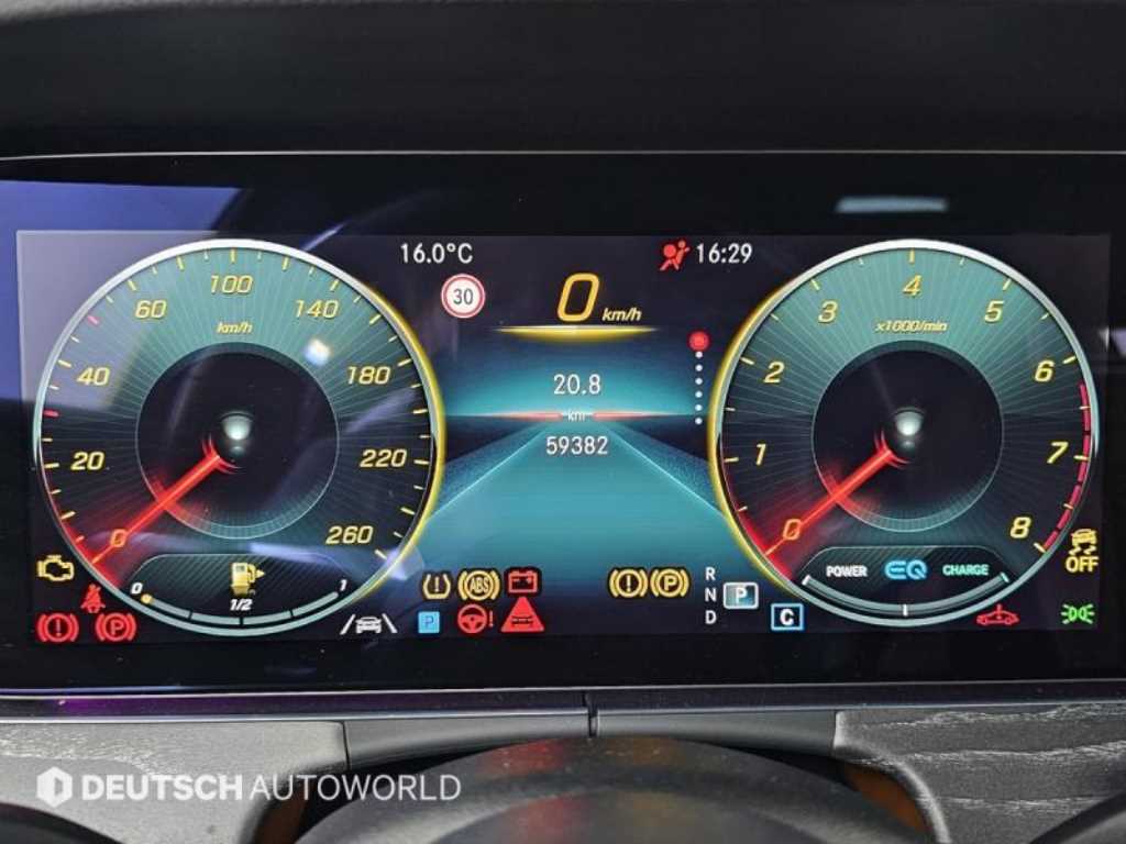 Mercedes Benz E class - Vista 8