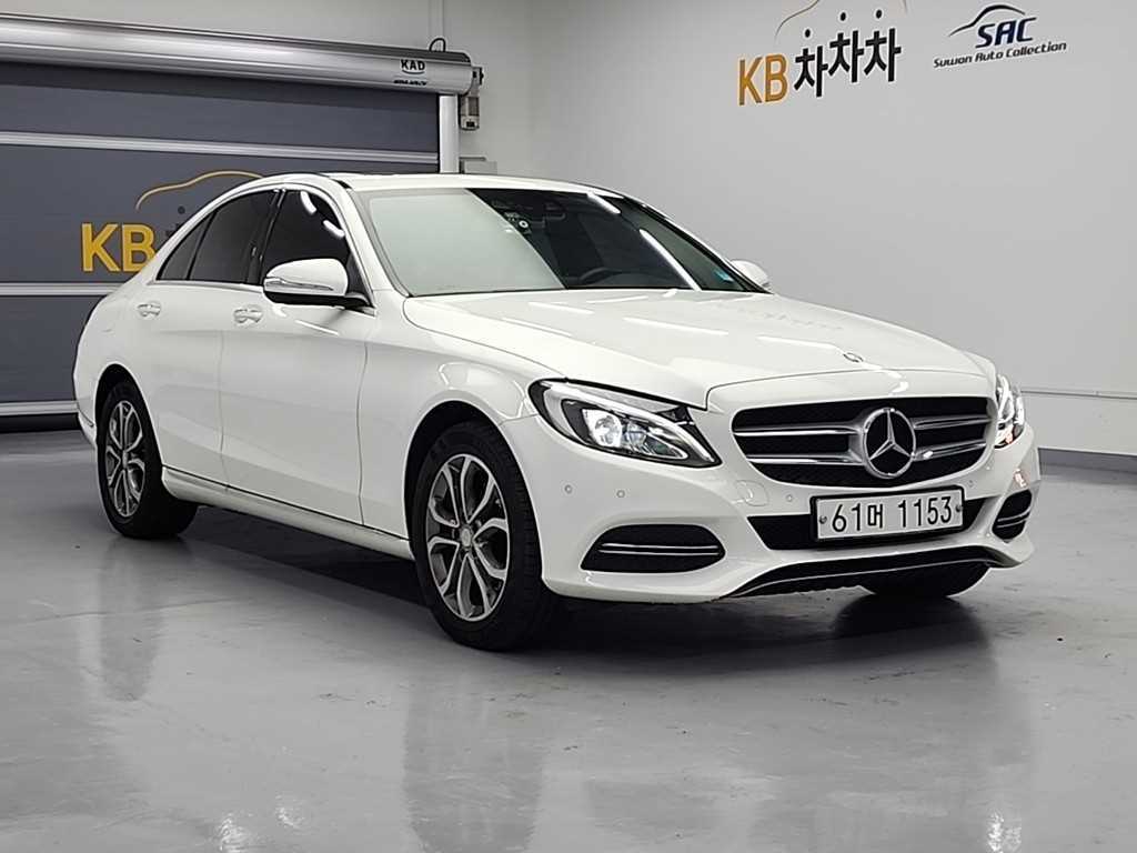 Mercedes Benz C Class - Vista 4