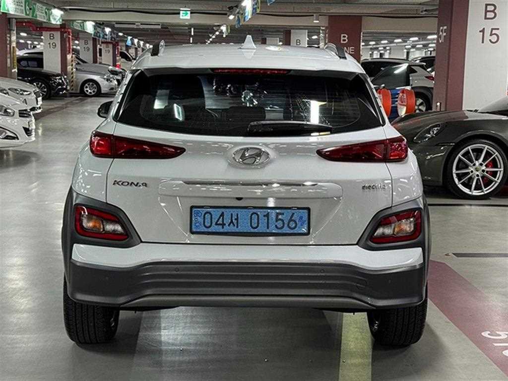 HYUNDAI Kona - Vista 4