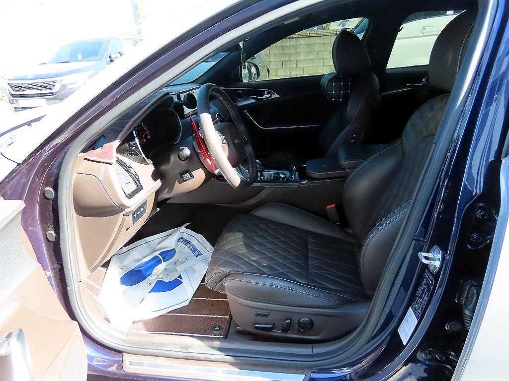 KIA Stinger - Vista 5