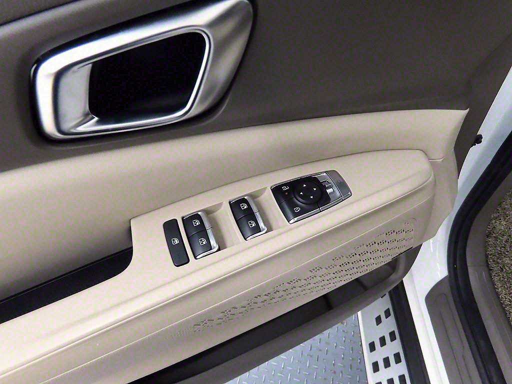 KIA Carnival - Vista 11