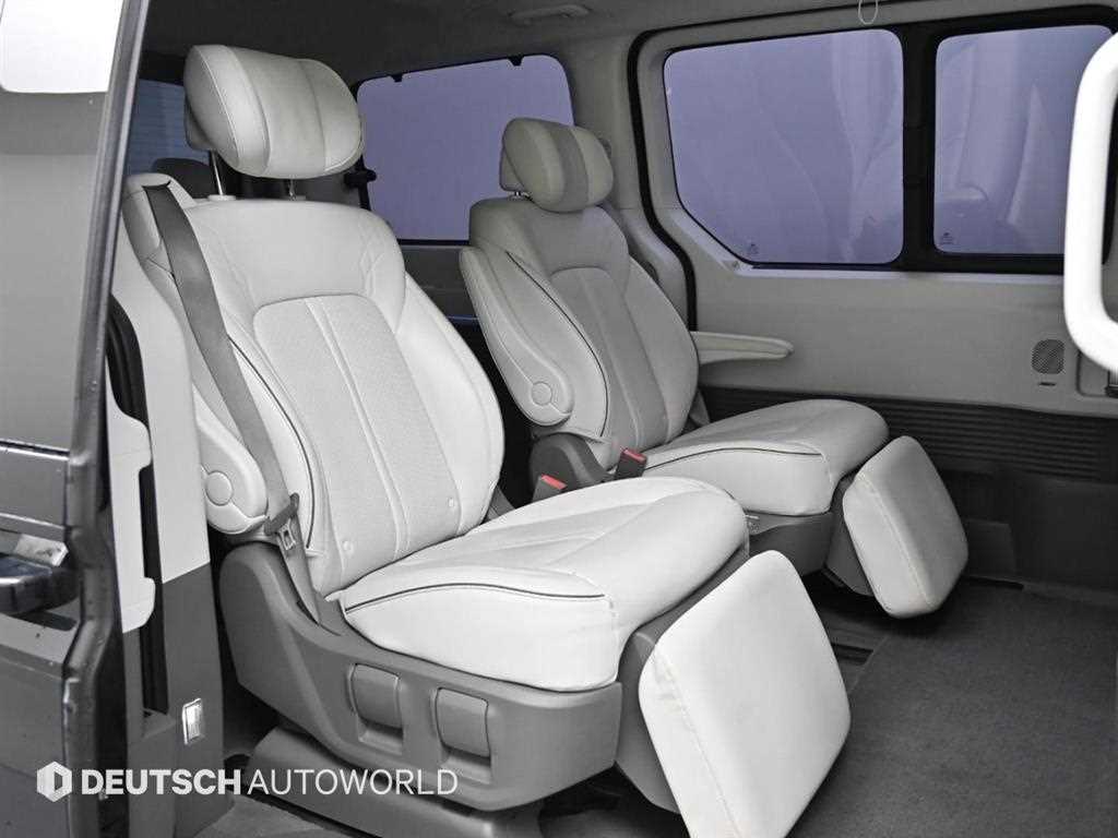 HYUNDAI Staria - Vista 12